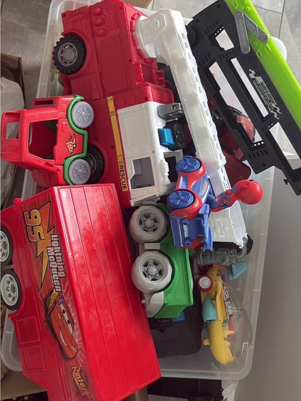 Lightning McQueen Red Truck Carrier Playset by